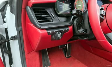 911 (992)
