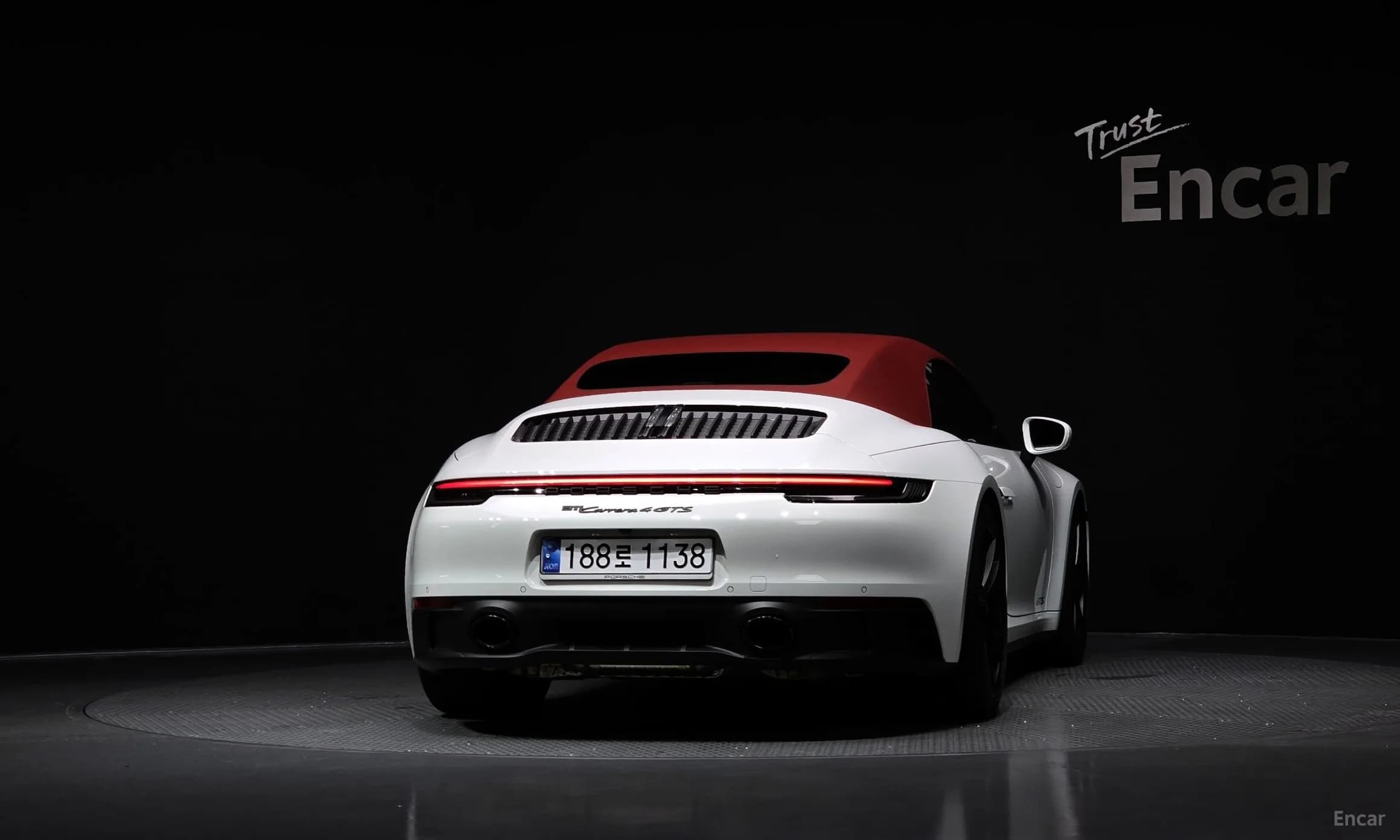 911 (992)