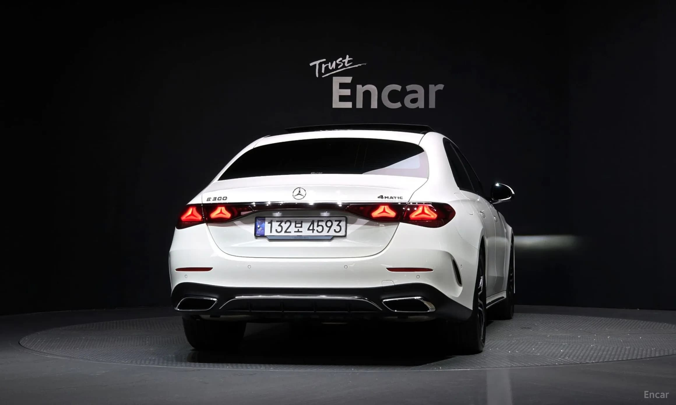 E-Class W214