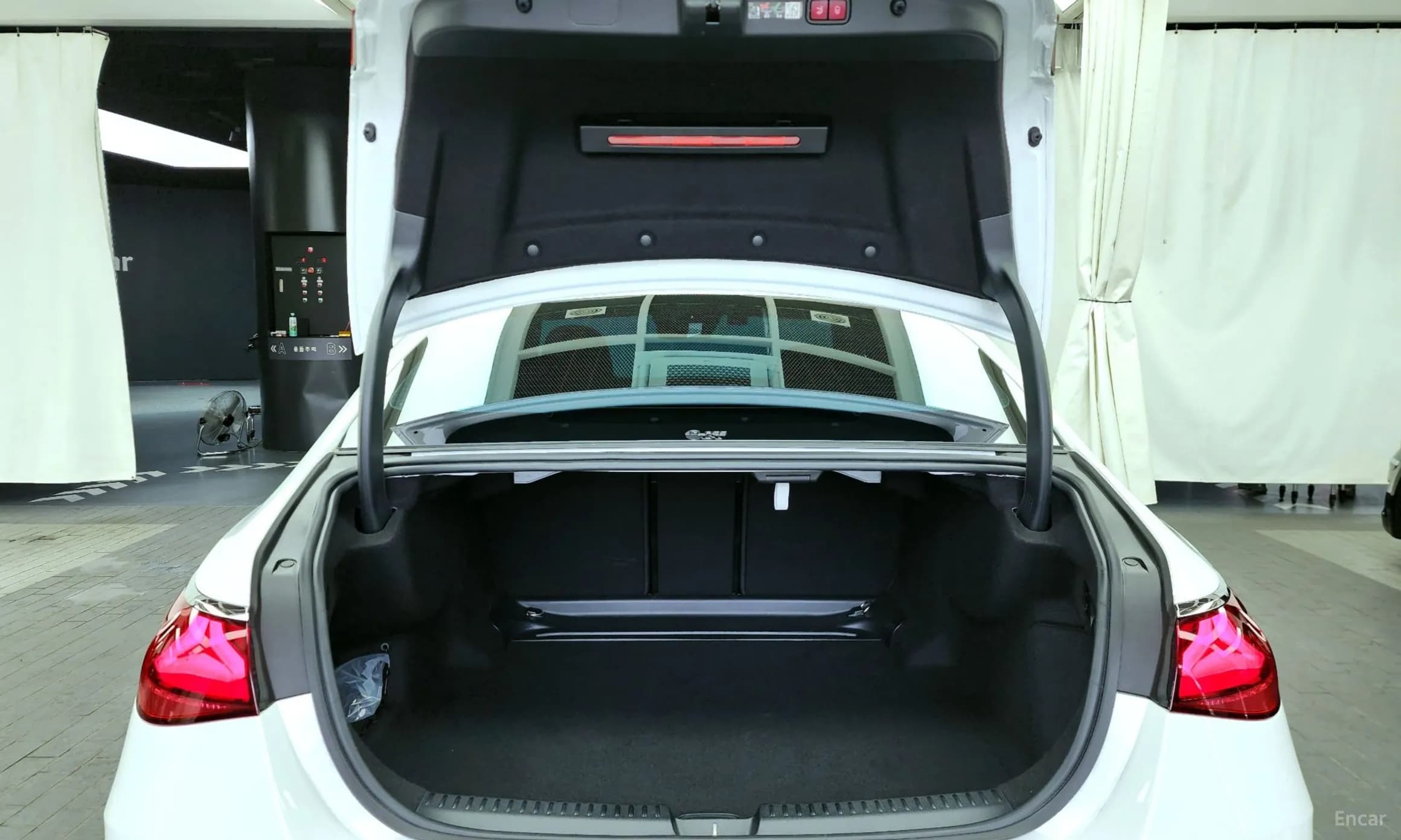 E-Class W214
