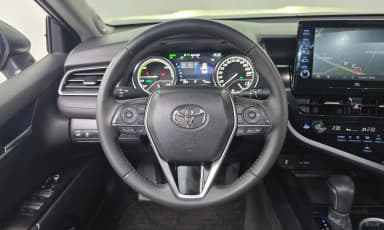 Camry (XV70)