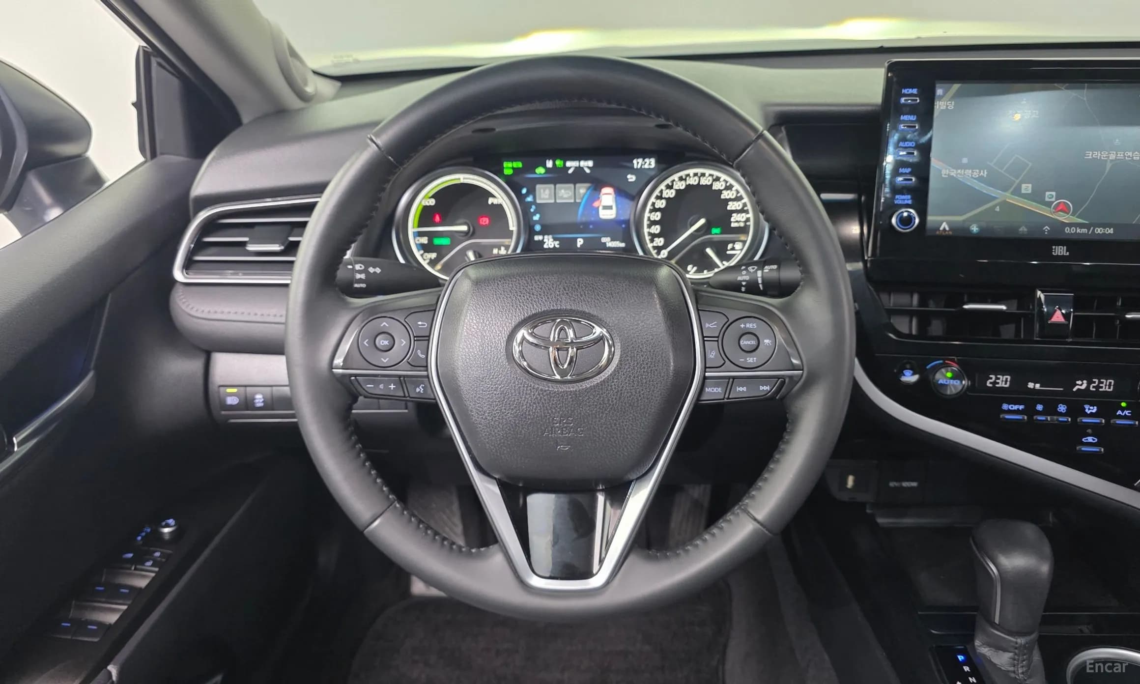 Camry (XV70)