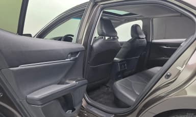 Camry (XV70)