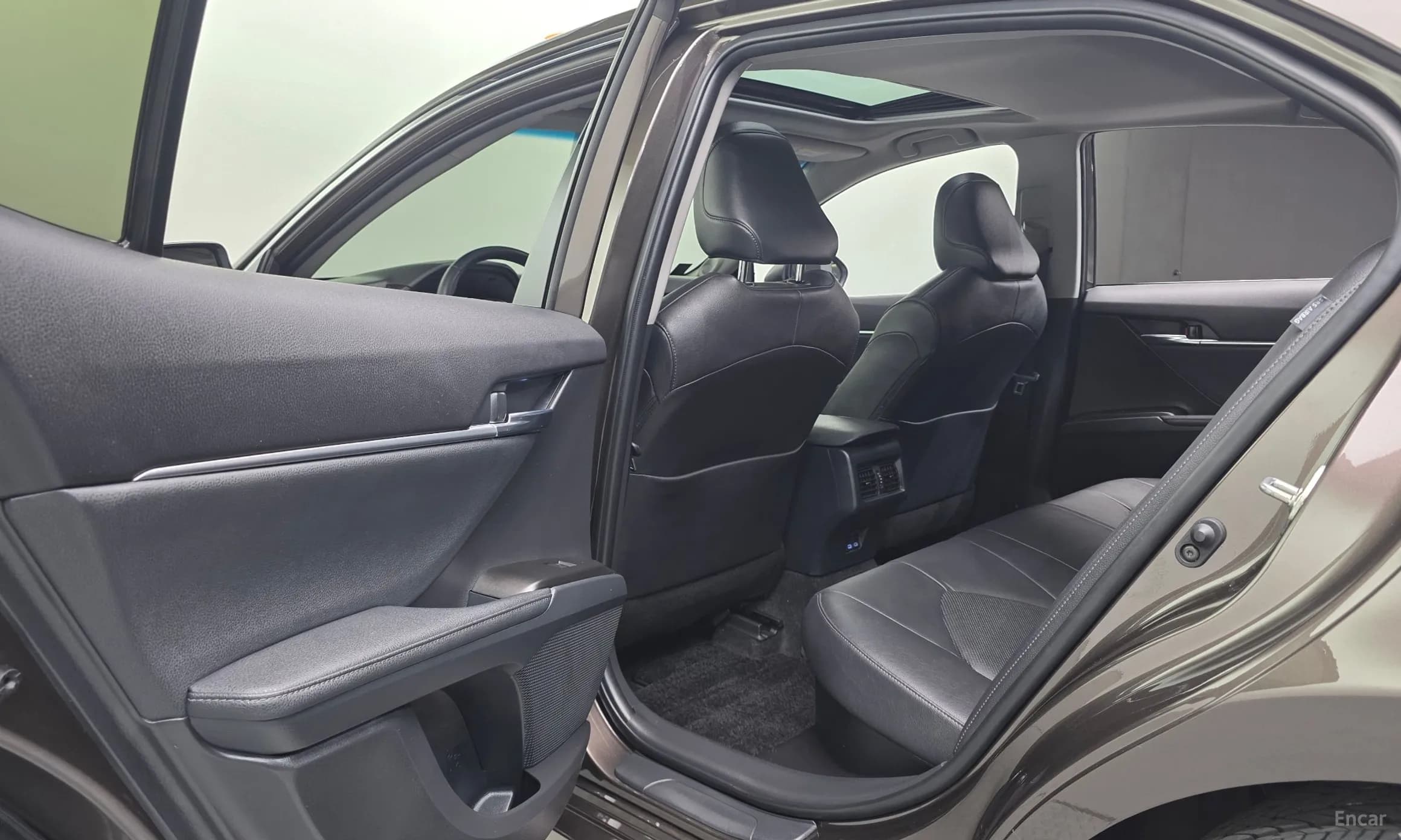 Camry (XV70)