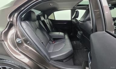 Camry (XV70)