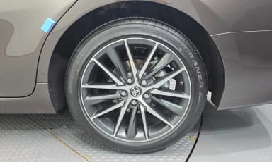 Camry (XV70)
