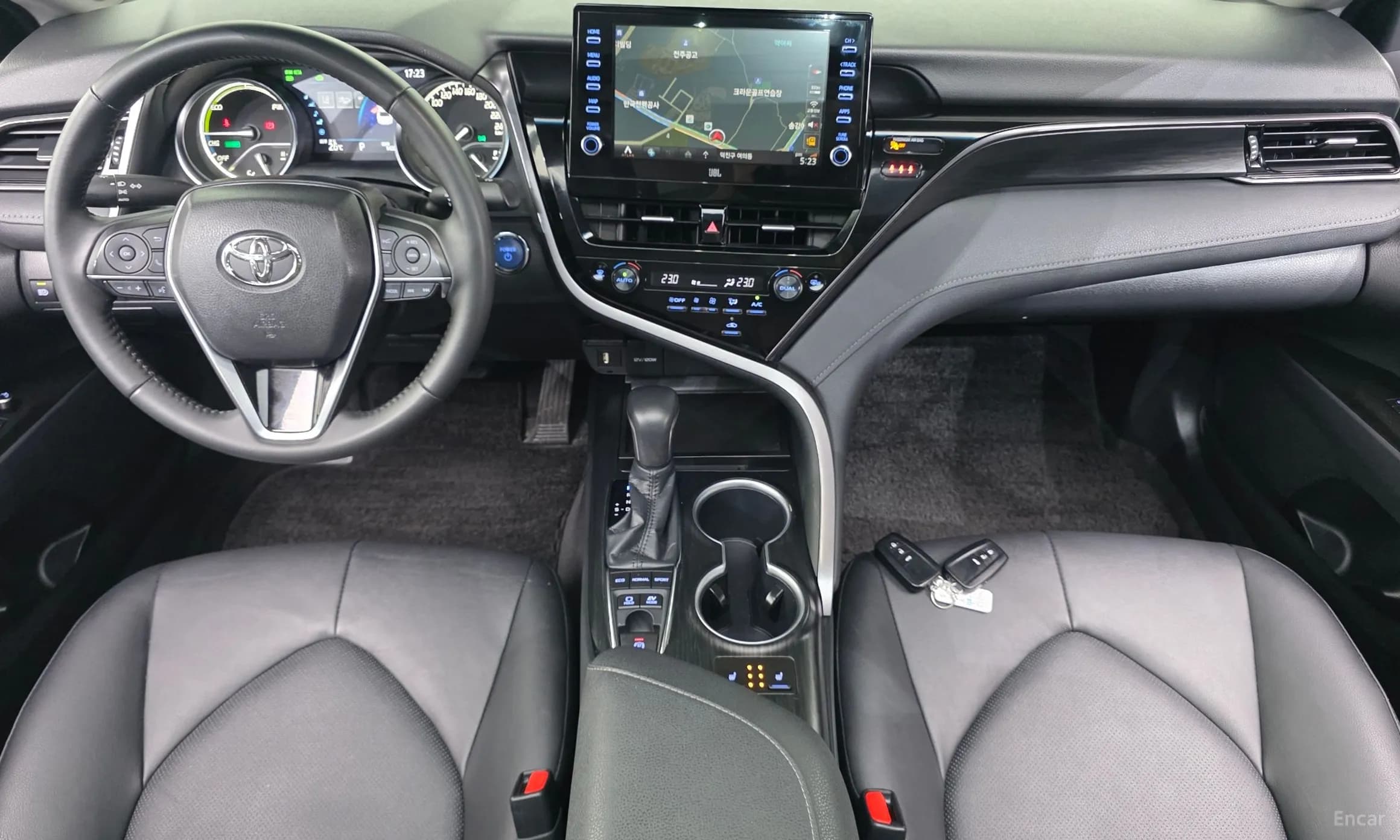 Camry (XV70)