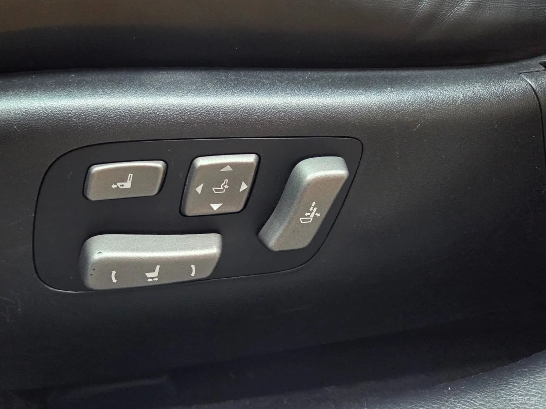 LS460