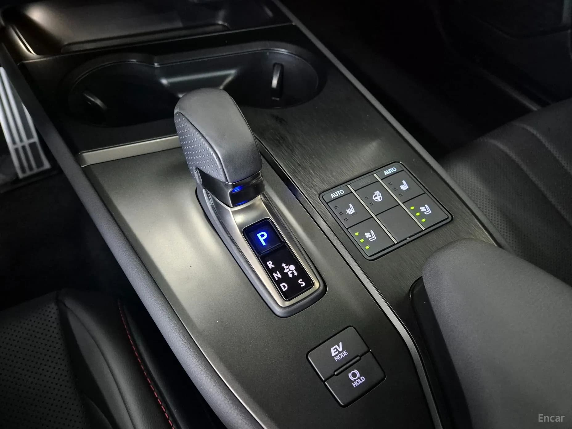 UX300h