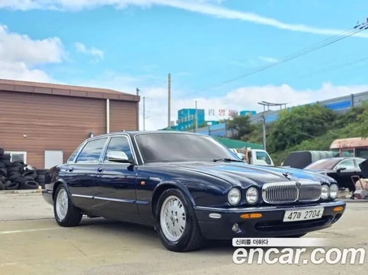 XJ-8