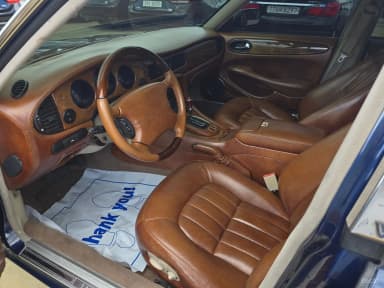 XJ-8