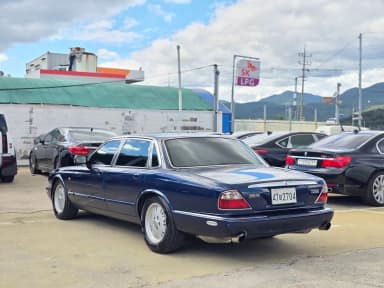 XJ-8