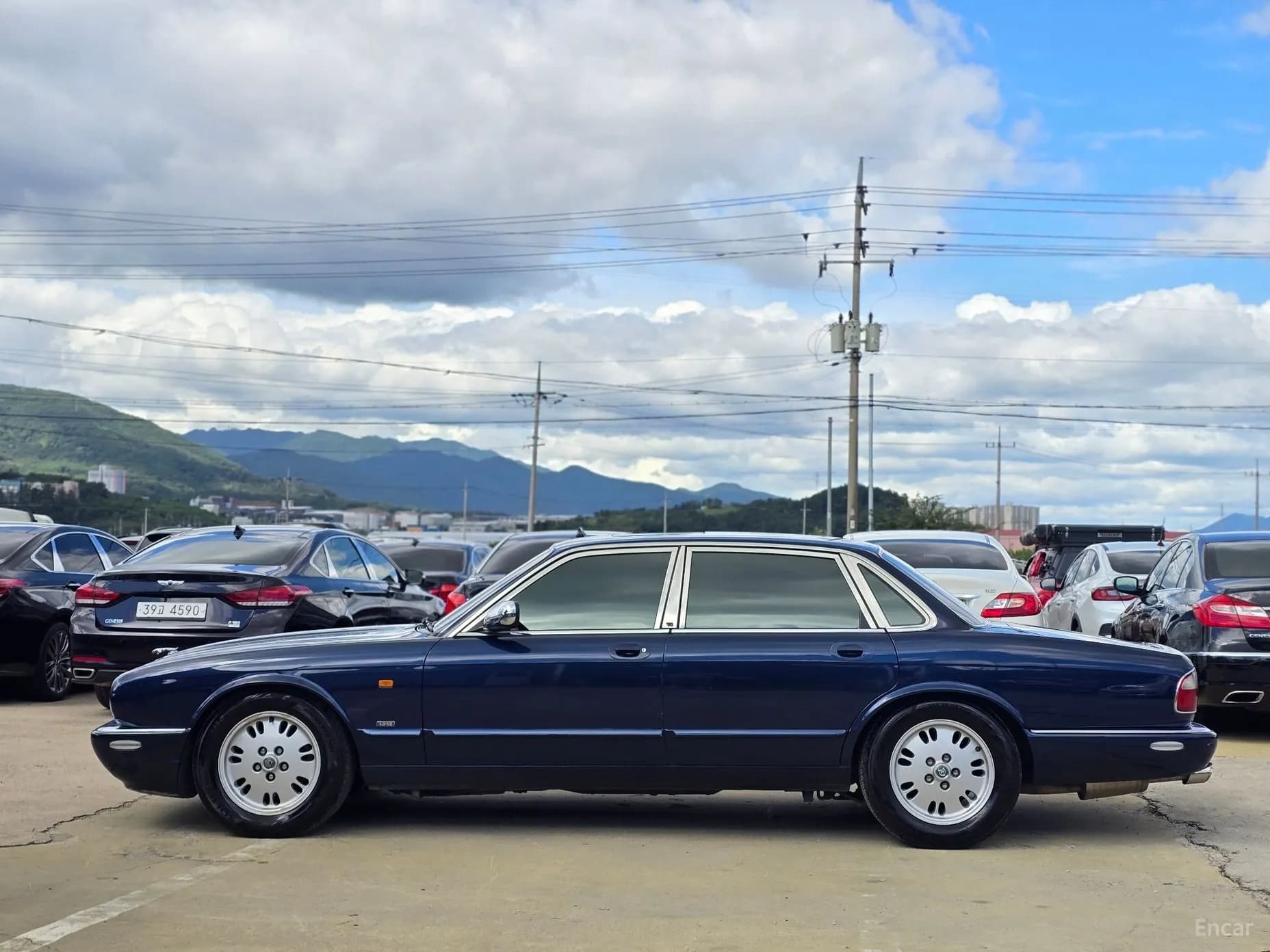 XJ-8