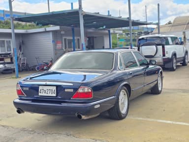 XJ-8