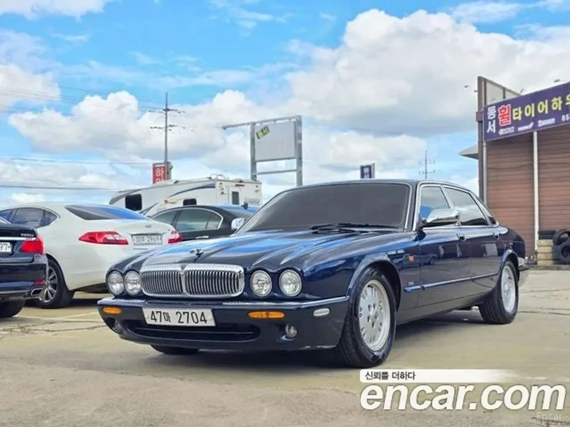 XJ-8