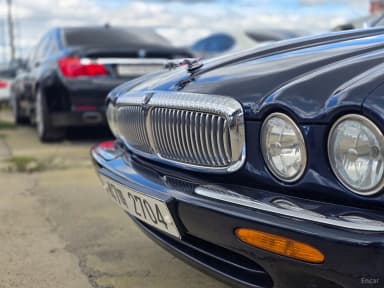 XJ-8
