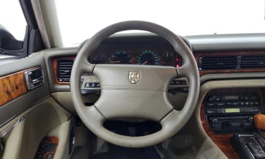 XJ-6