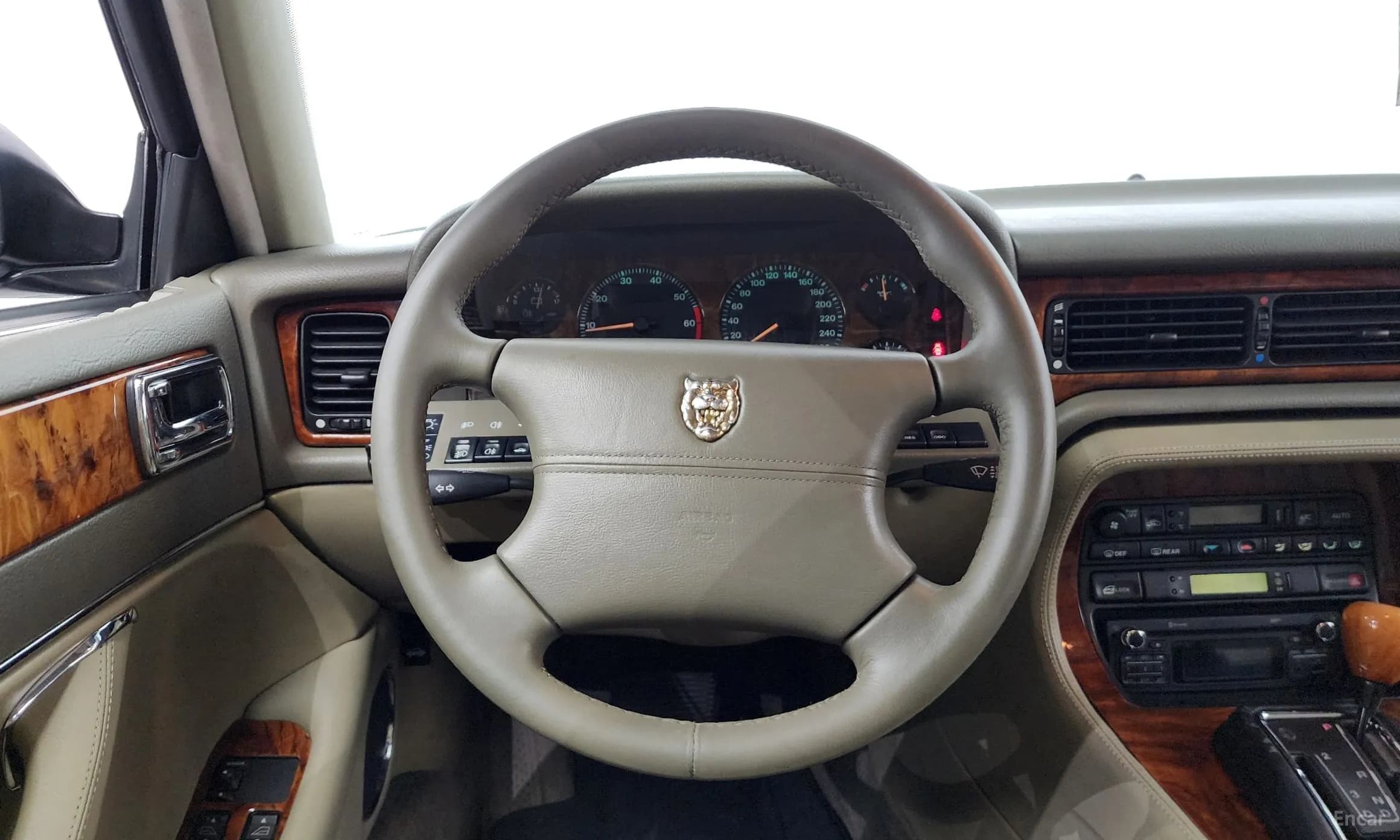 XJ-6