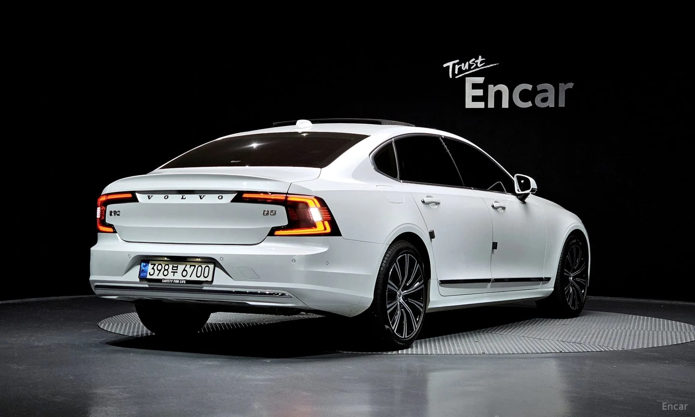 S90