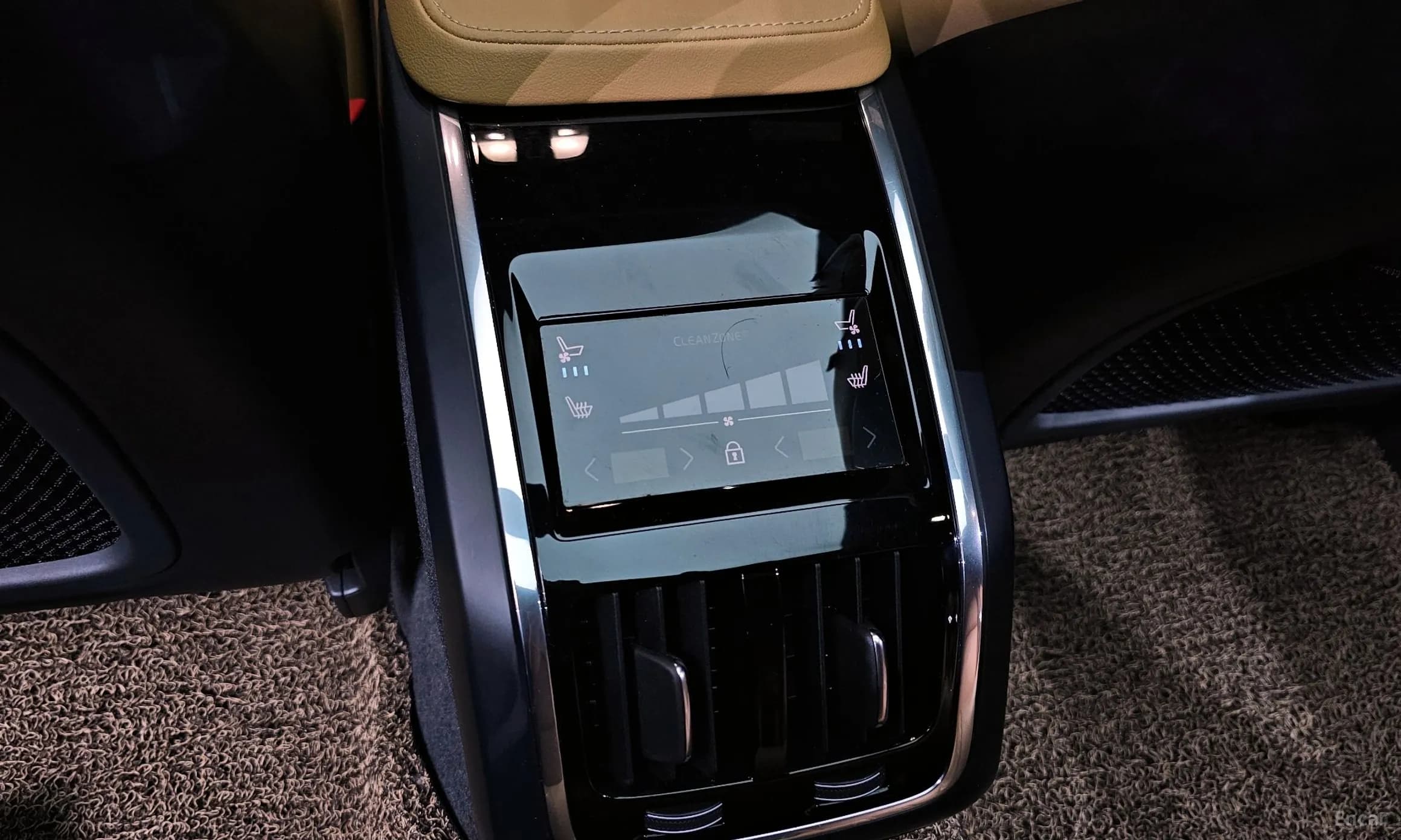 S90