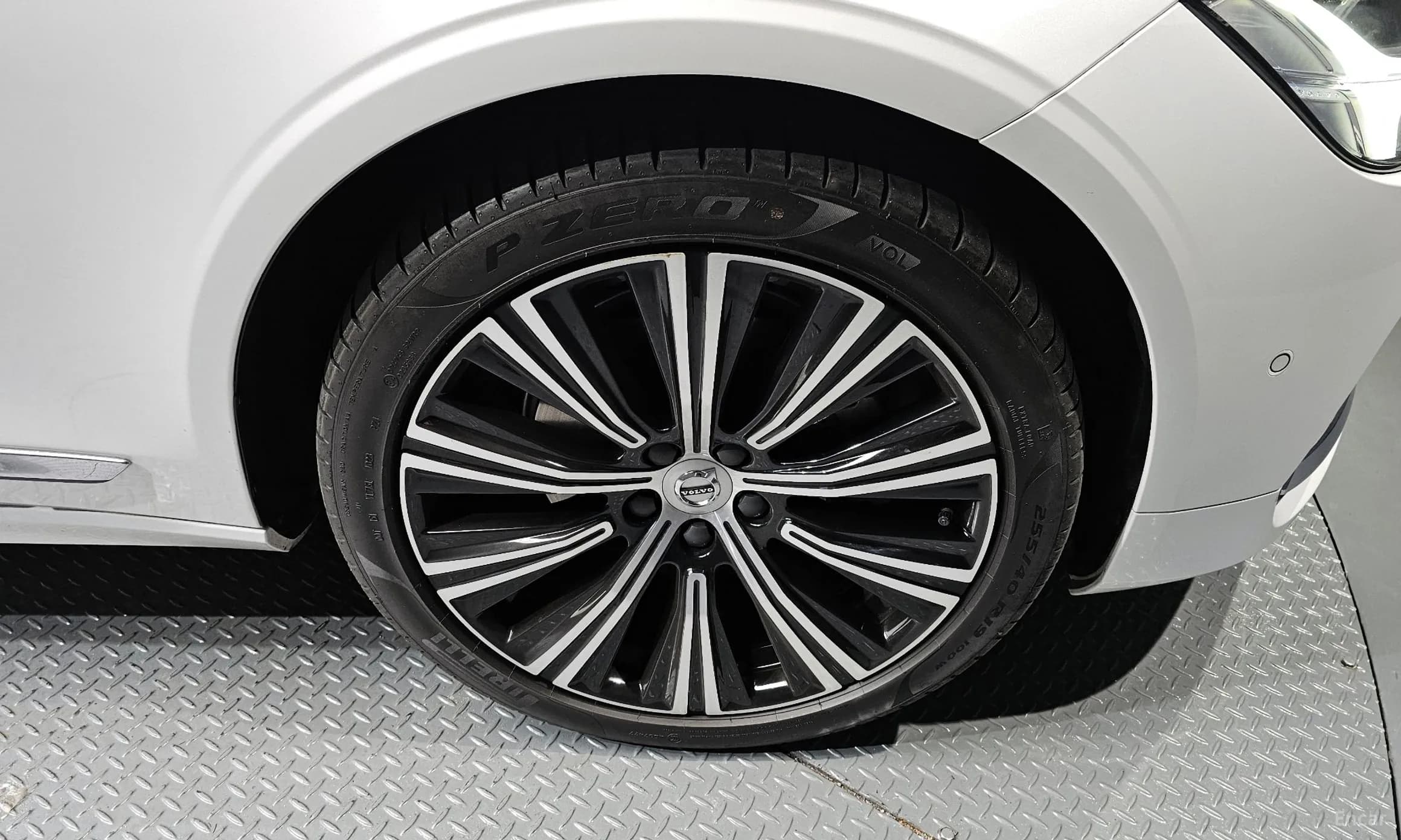 S90