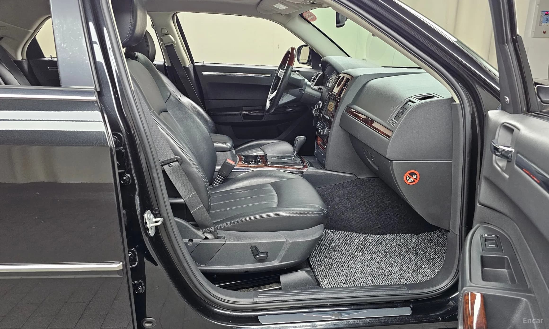 300C