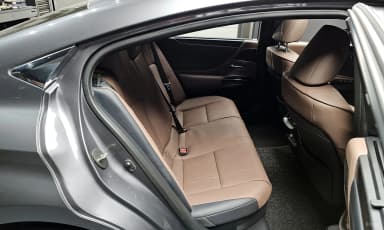 ES300h 7th Generation