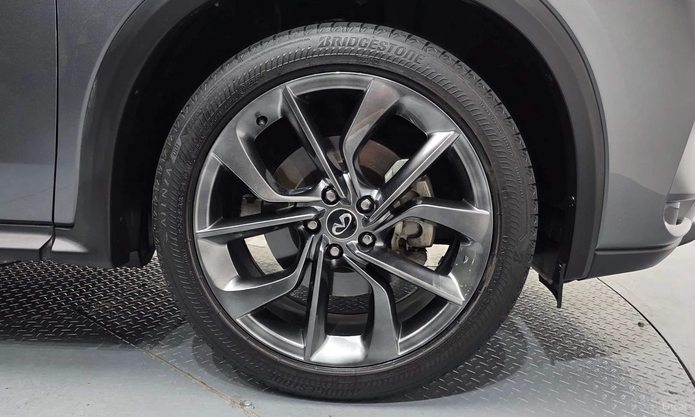QX50 (P71A)
