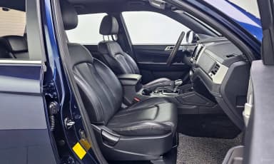Rexton Sports Khan