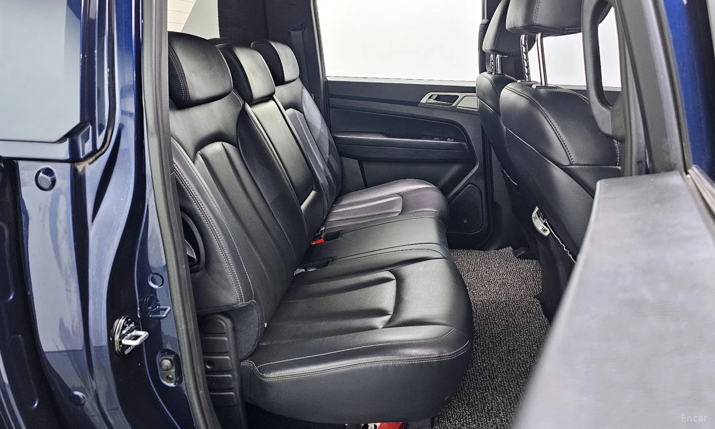 Rexton Sports Khan