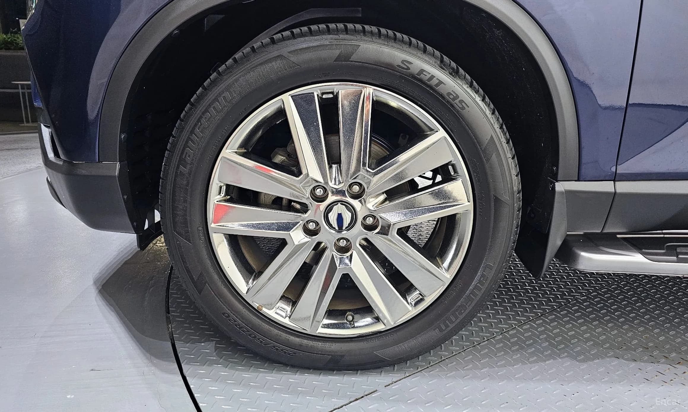 Rexton Sports Khan