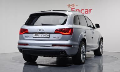 Q7