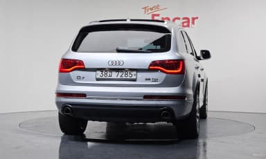 Q7