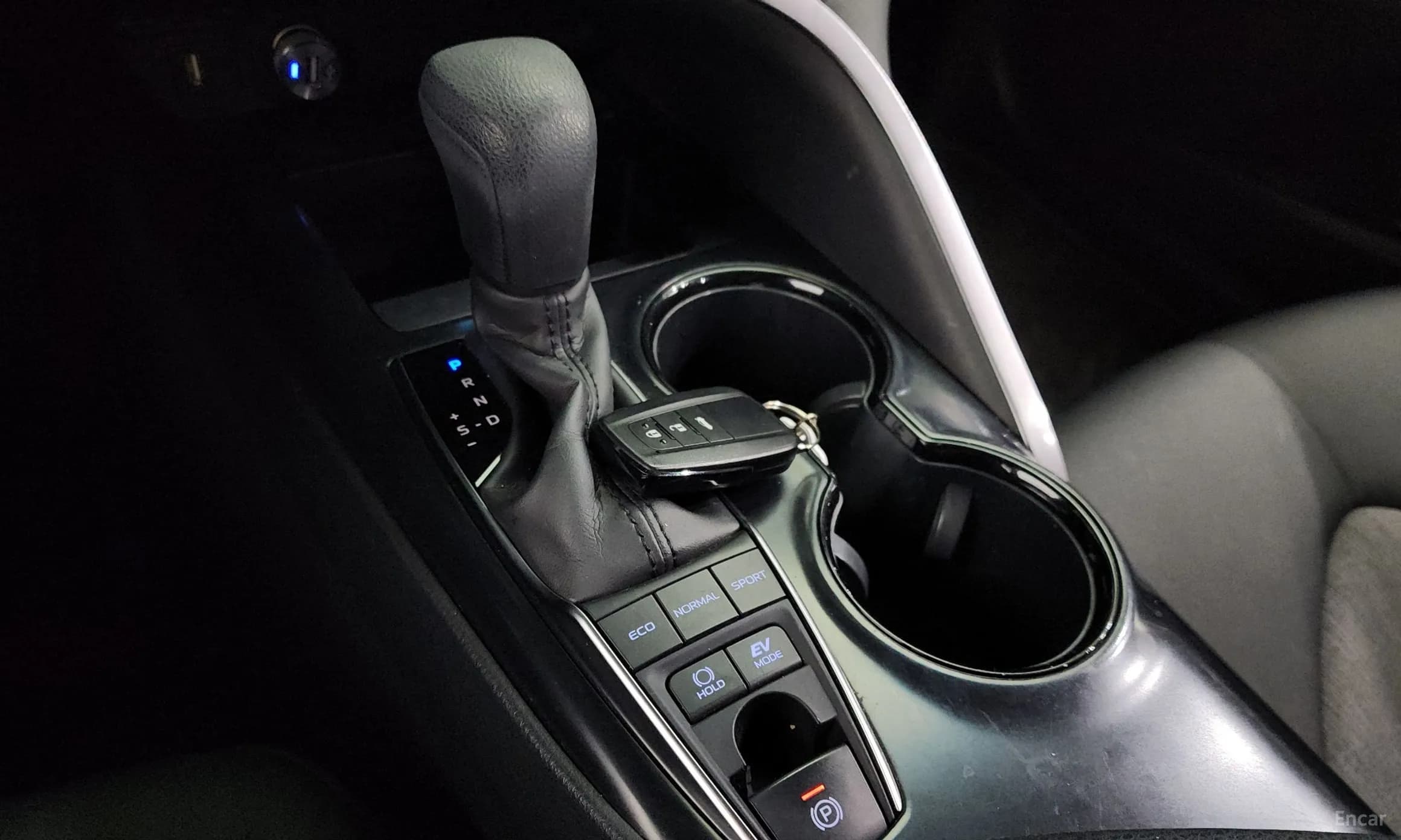 Camry (XV70)