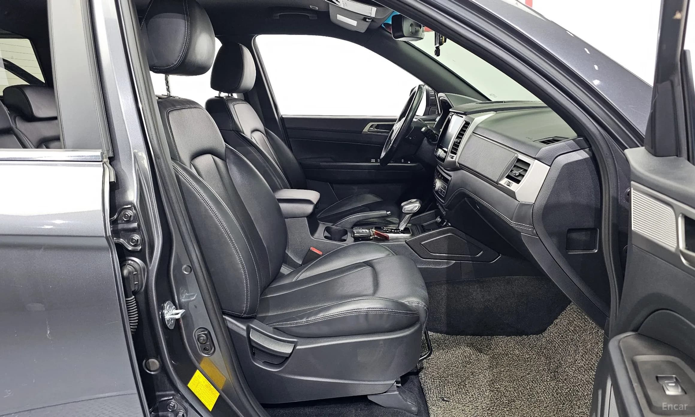 Rexton Sports Khan