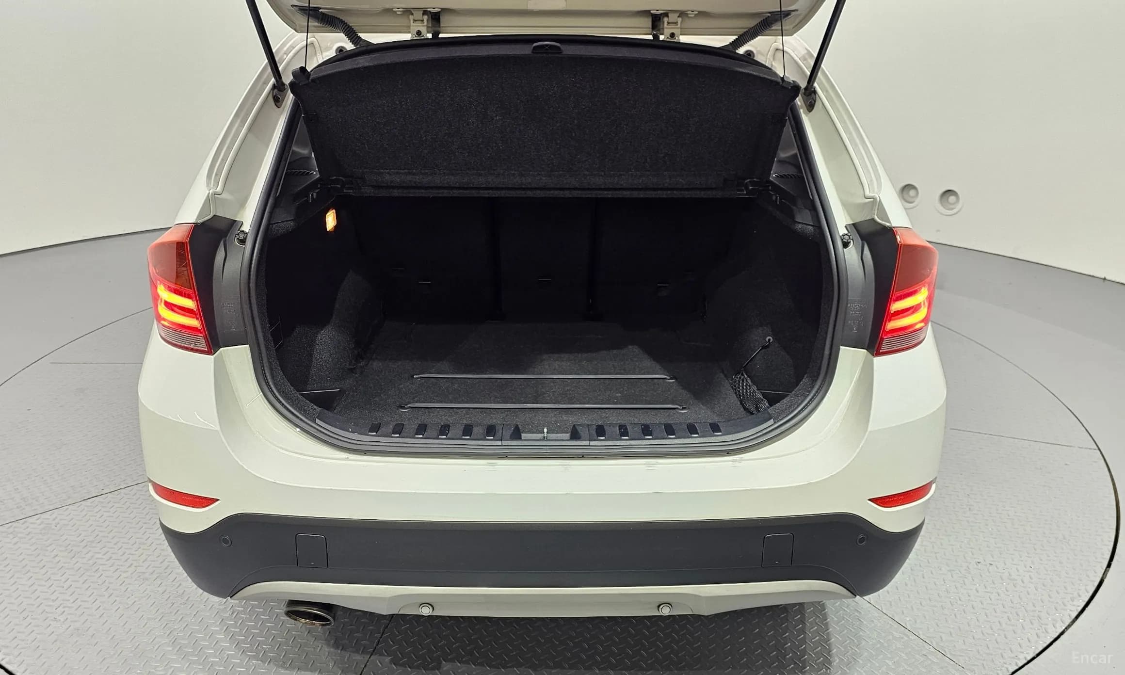 X1 (E84)