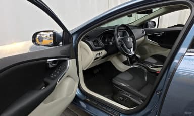 V40