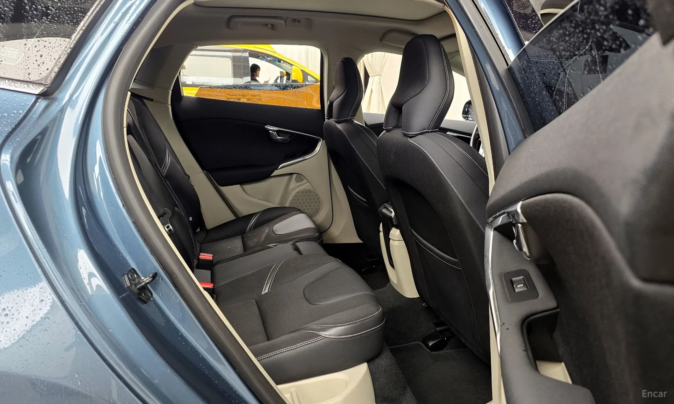 V40