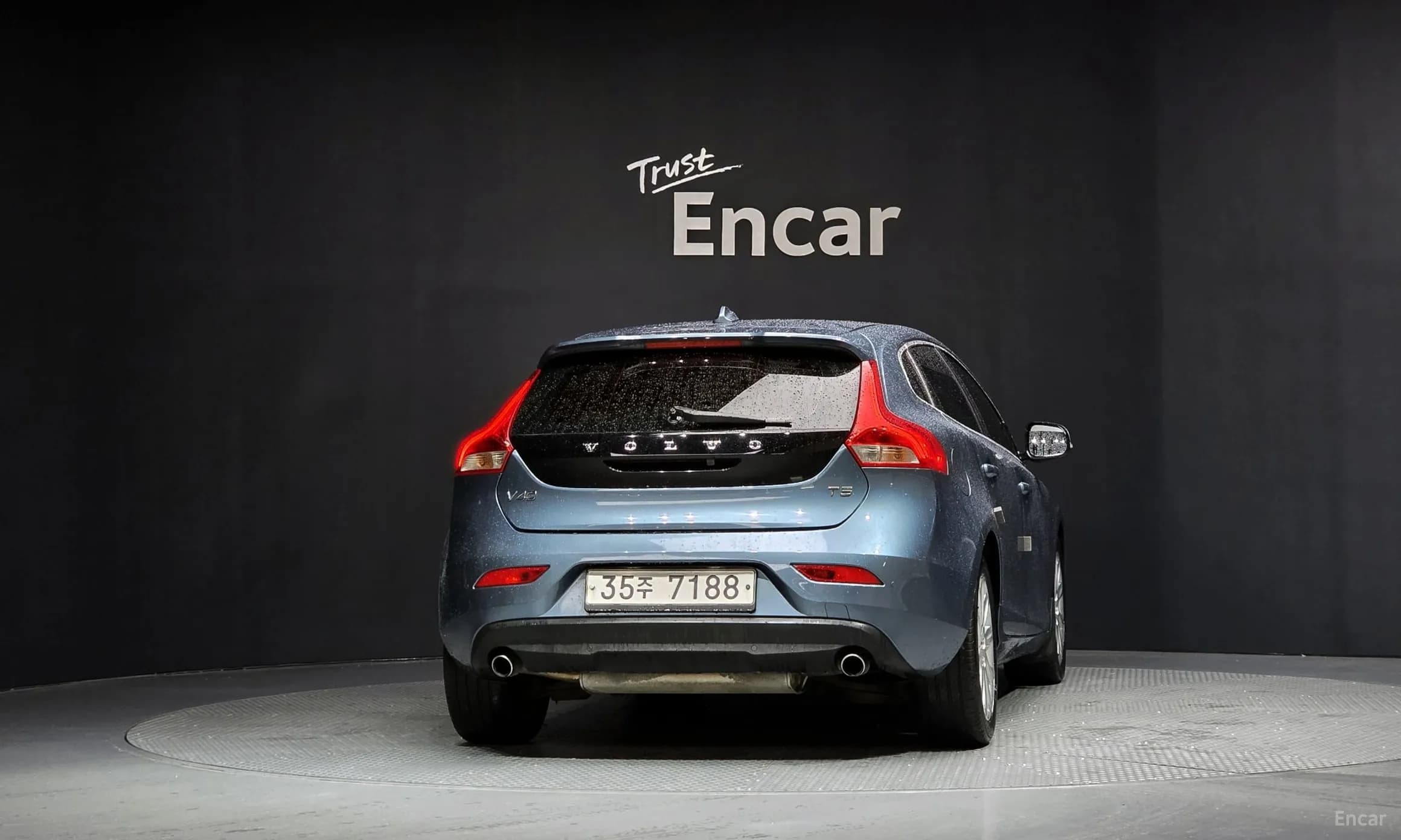 V40