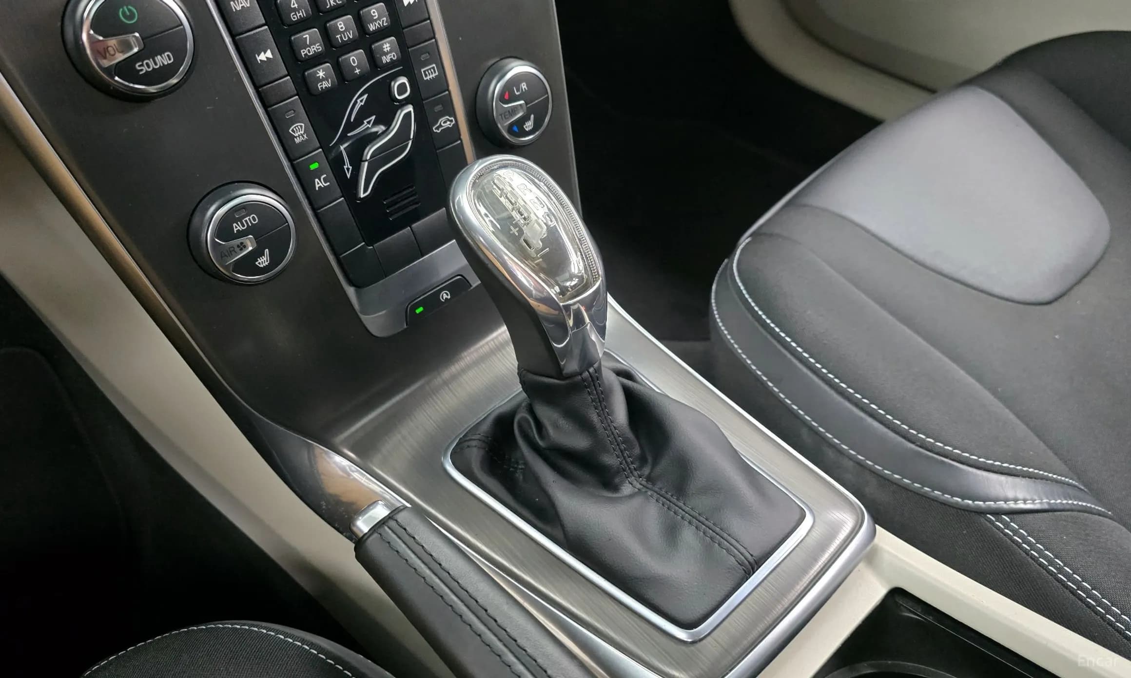 V40