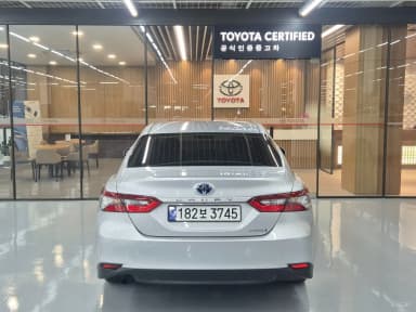 Camry (XV70)