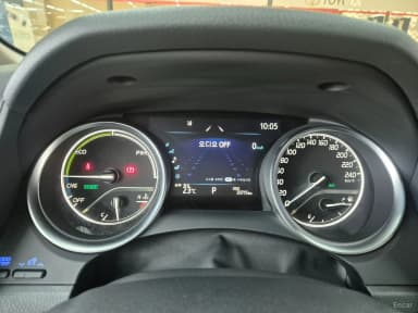 Camry (XV70)