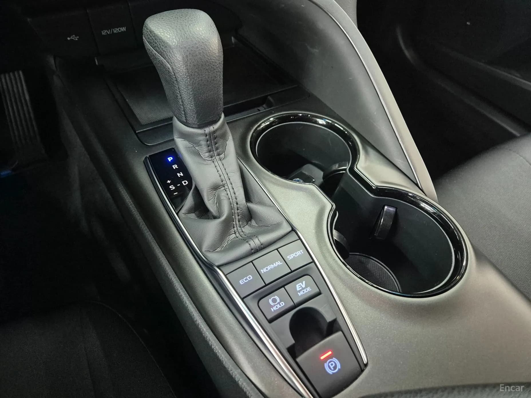 Camry (XV70)
