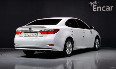 New ES300h
