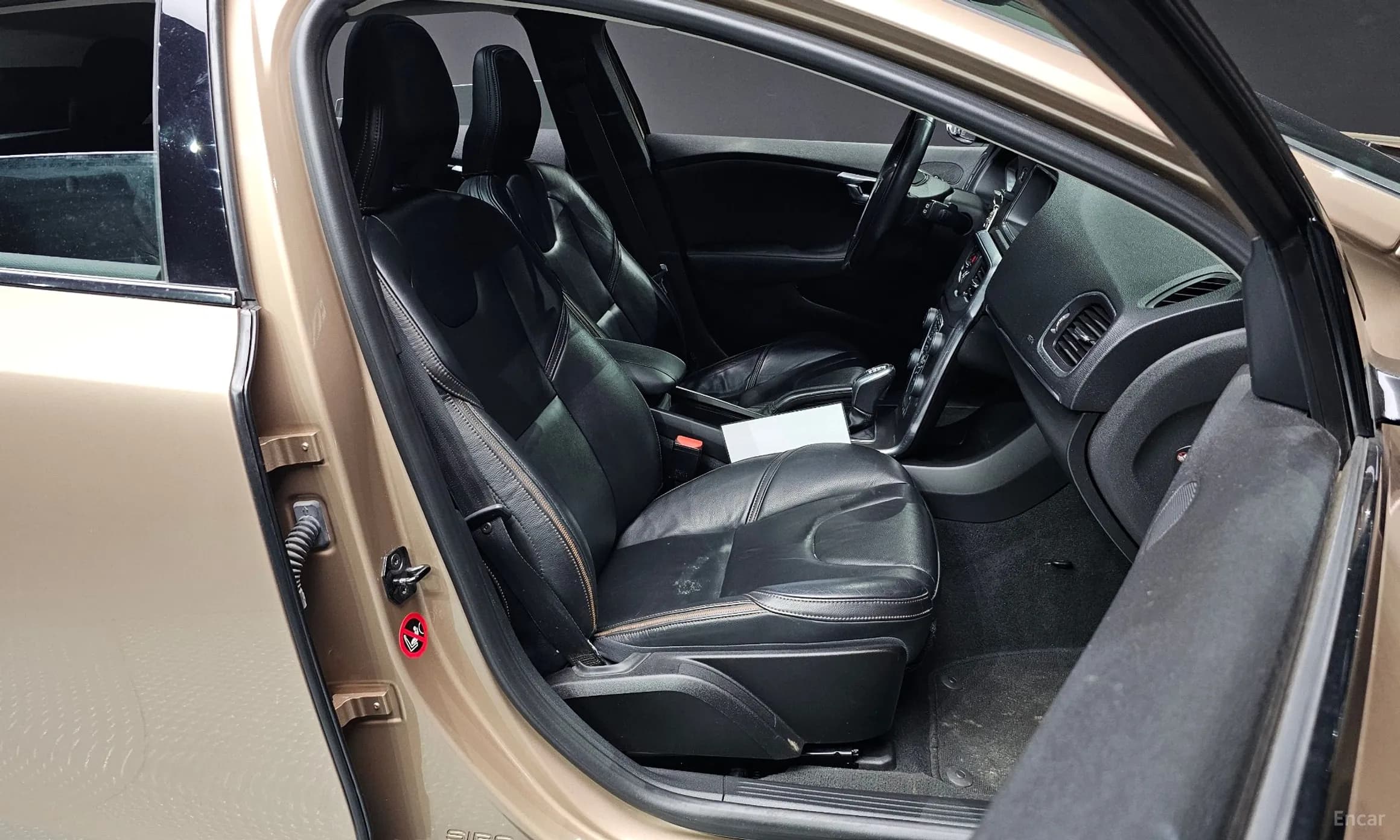 V40 Cross Country