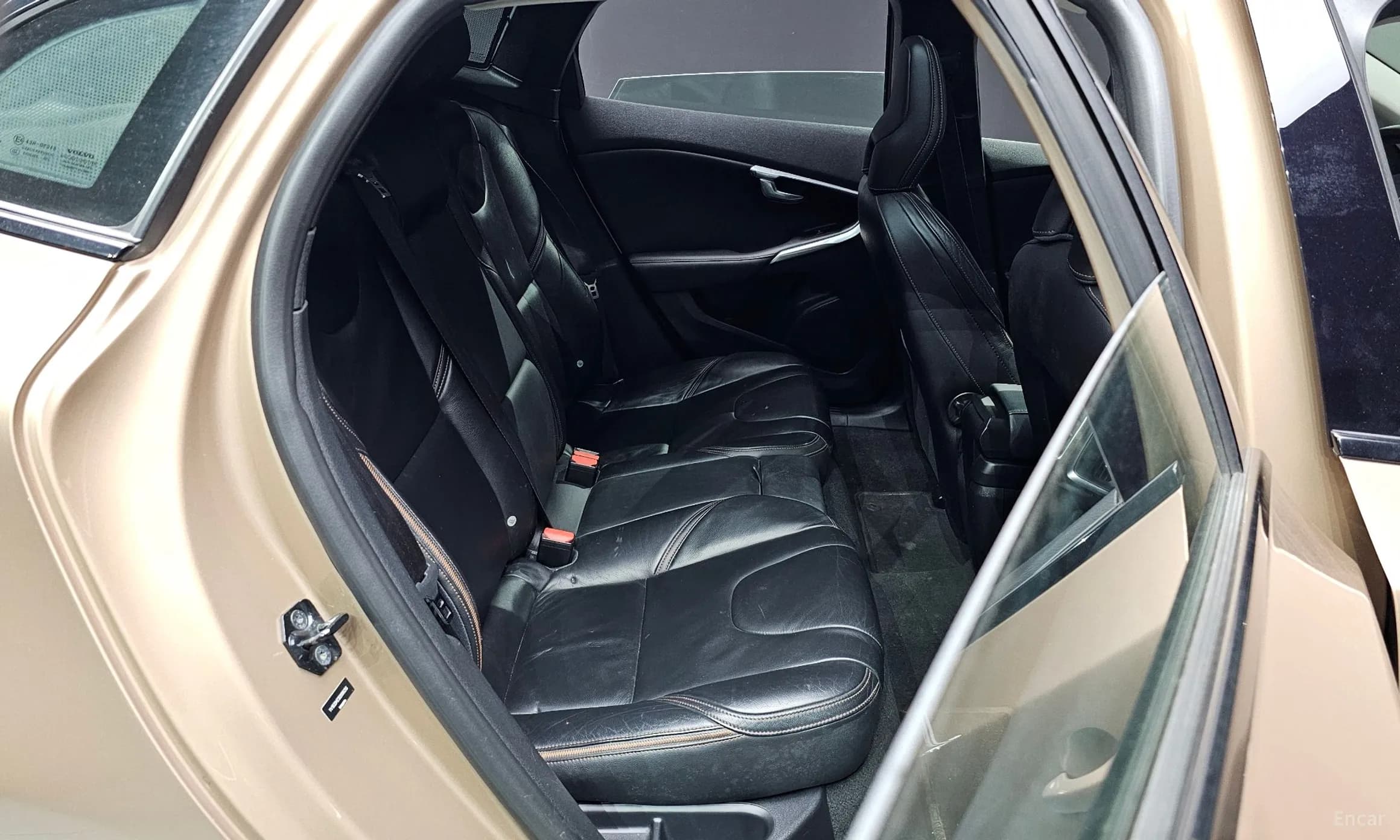 V40 Cross Country