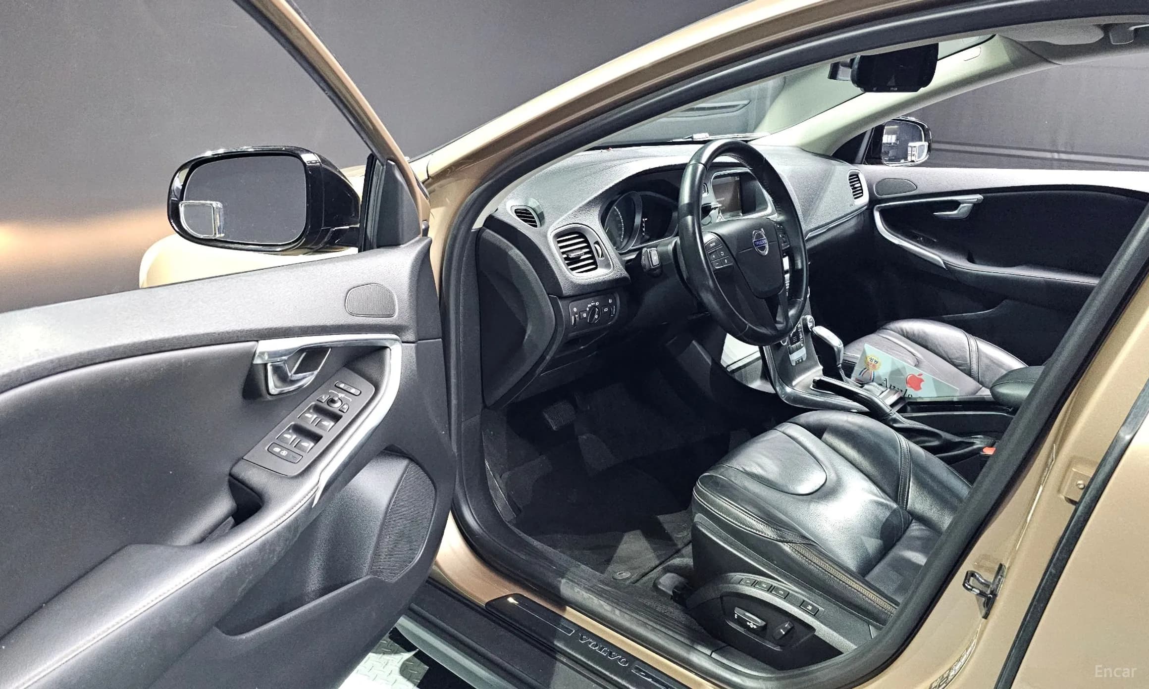 V40 Cross Country
