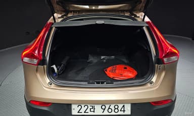 V40 Cross Country