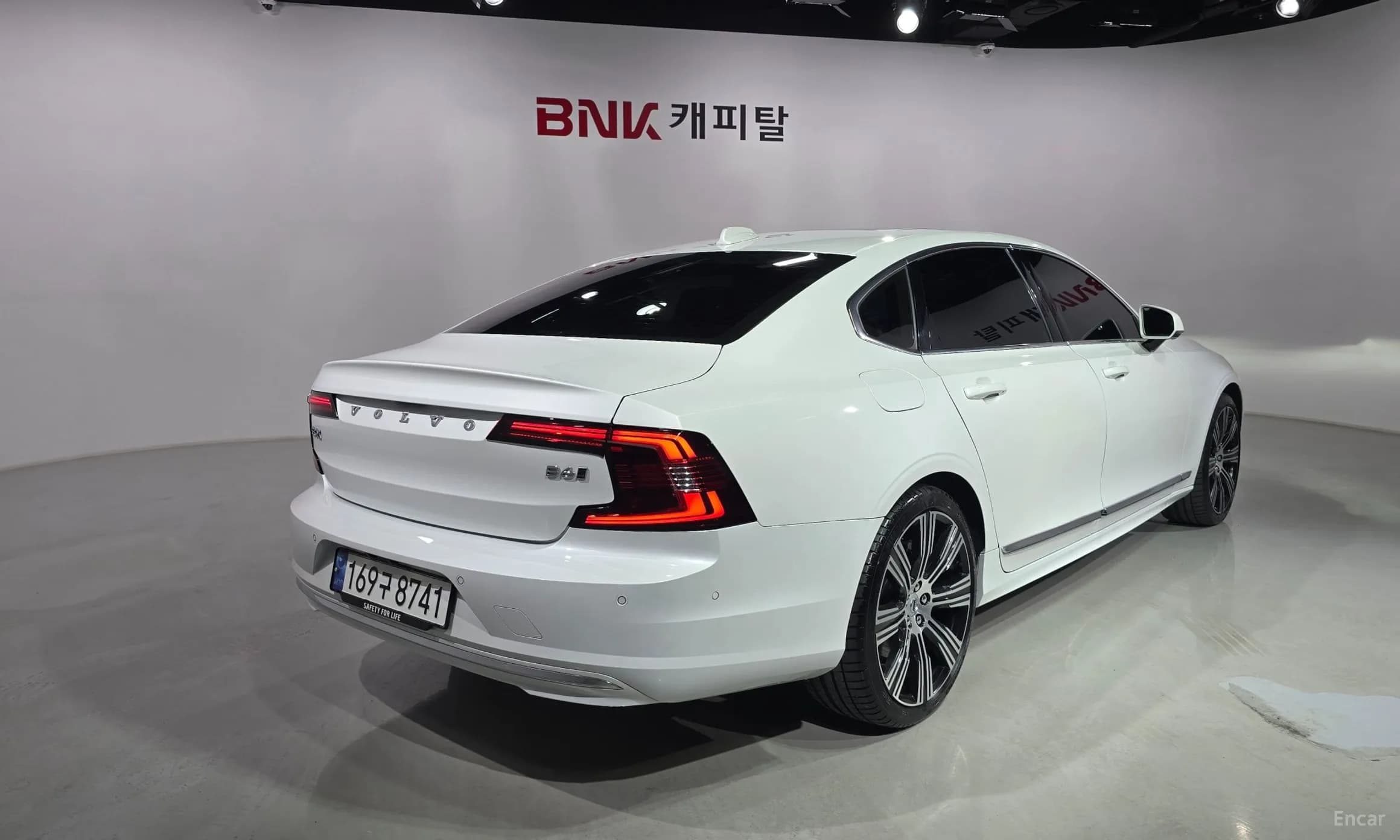 S90
