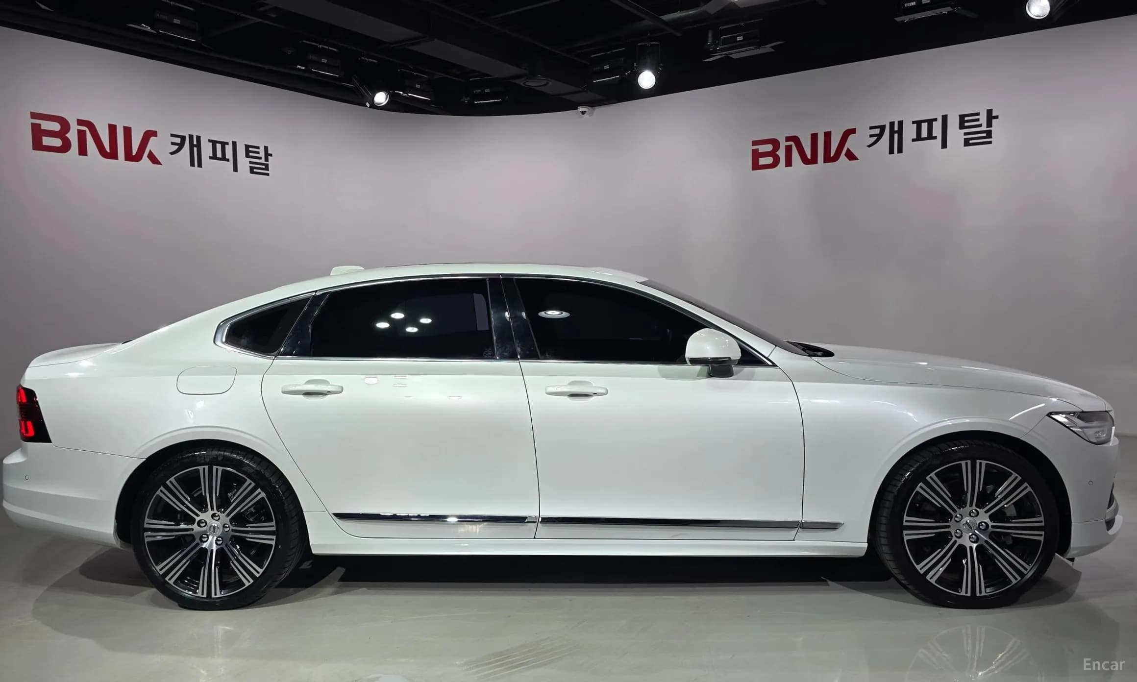 S90